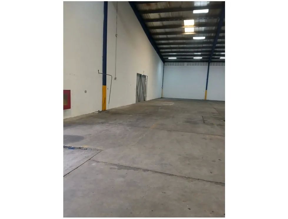Warehouse Rental in Milla 8 Main Road, 1400m2