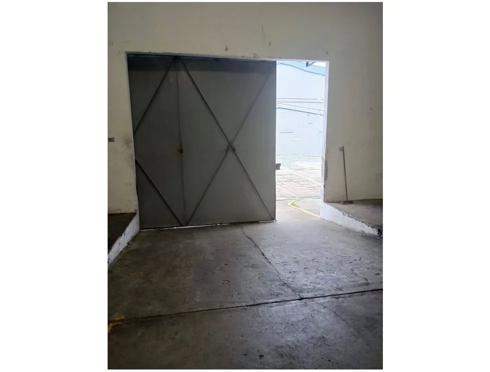 Warehouse Rental in Milla 8 Main Road, 1400m2