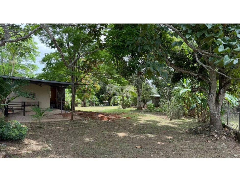 HOUSE FOR SALE WITH LARGE 2,612 M² LAND IN CAPIRA WITH 2 TERRACES