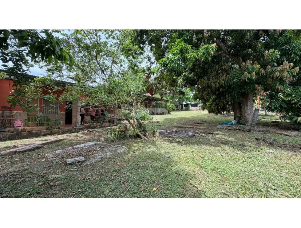 HOUSE FOR SALE WITH LARGE 2,612 M² LAND IN CAPIRA WITH 2 TERRACES