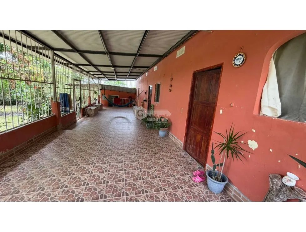 HOUSE FOR SALE WITH LARGE 2,612 M² LAND IN CAPIRA WITH 2 TERRACES