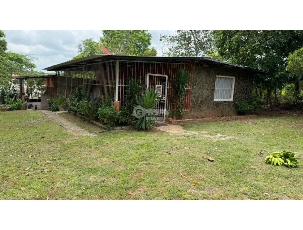 HOUSE FOR SALE WITH LARGE 2,612 M² LAND IN CAPIRA WITH 2 TERRACES