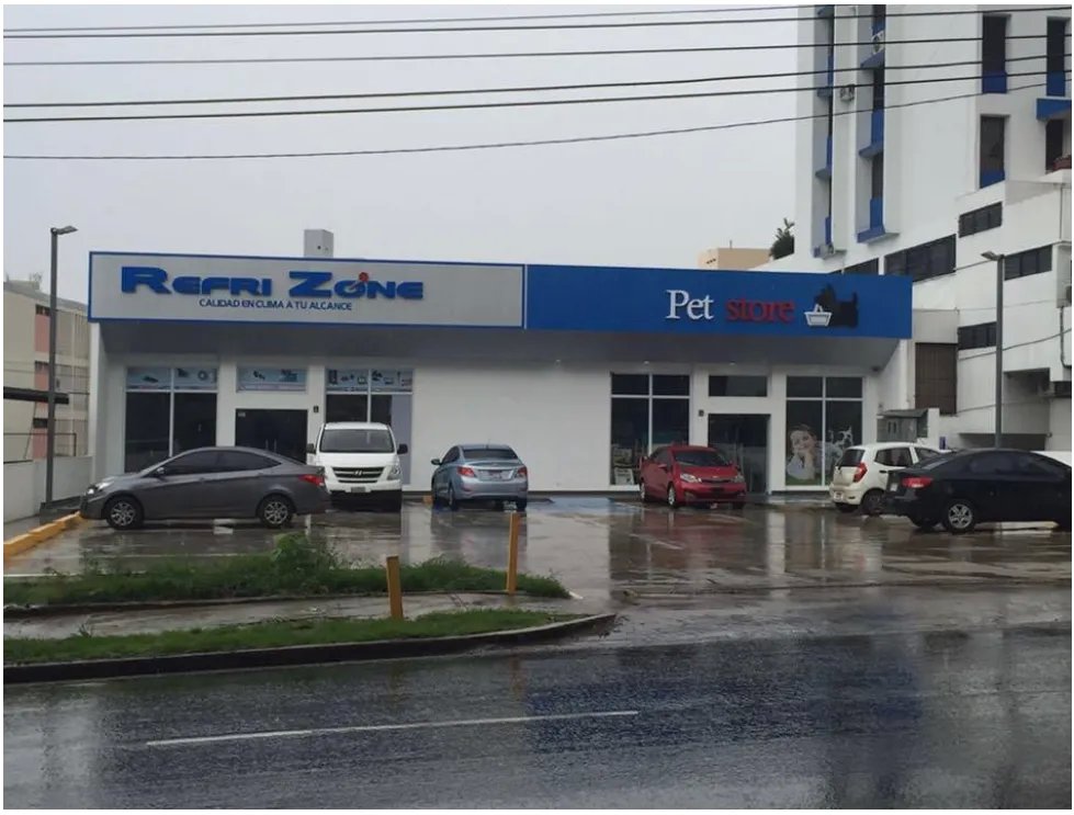Sale of Land with Commercial Spaces in El Carmen 918m2 RM3-C2