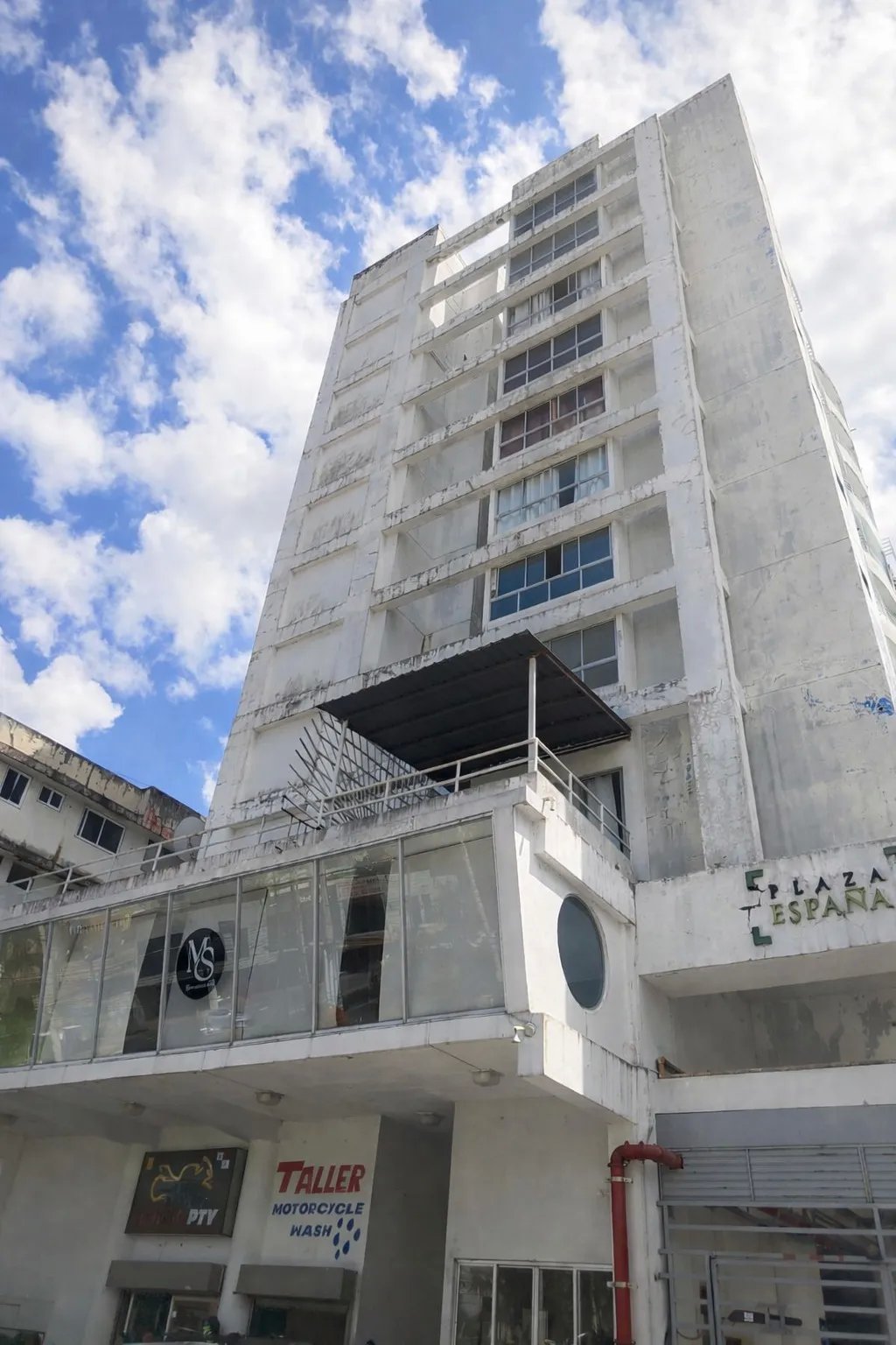 Parque Lefevre, Via España