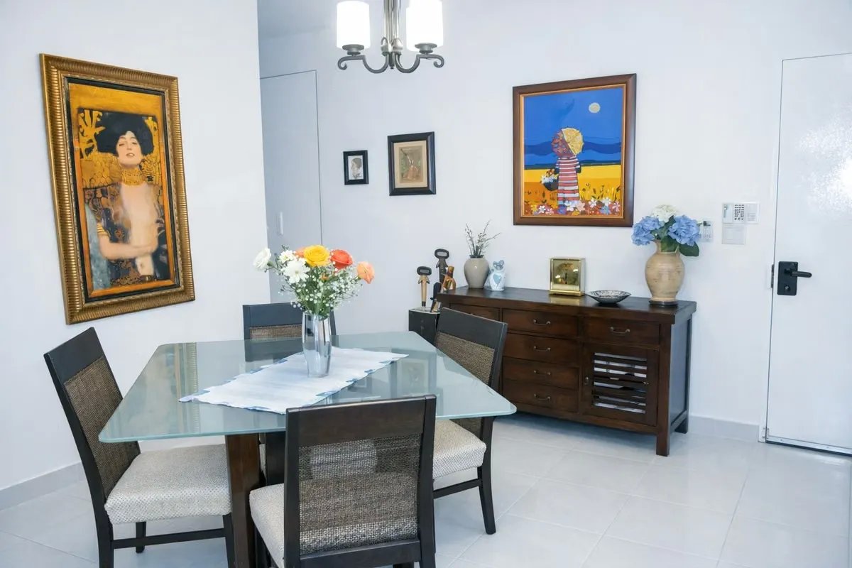 Mortgage-Free and Ready to Move In! Apartment in Edison Park