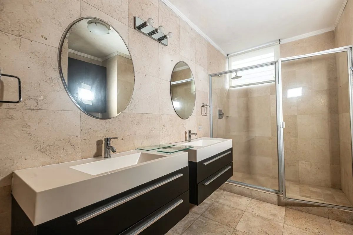 Bargain PH Los Delfines 280m² Remodeled and Ocean View