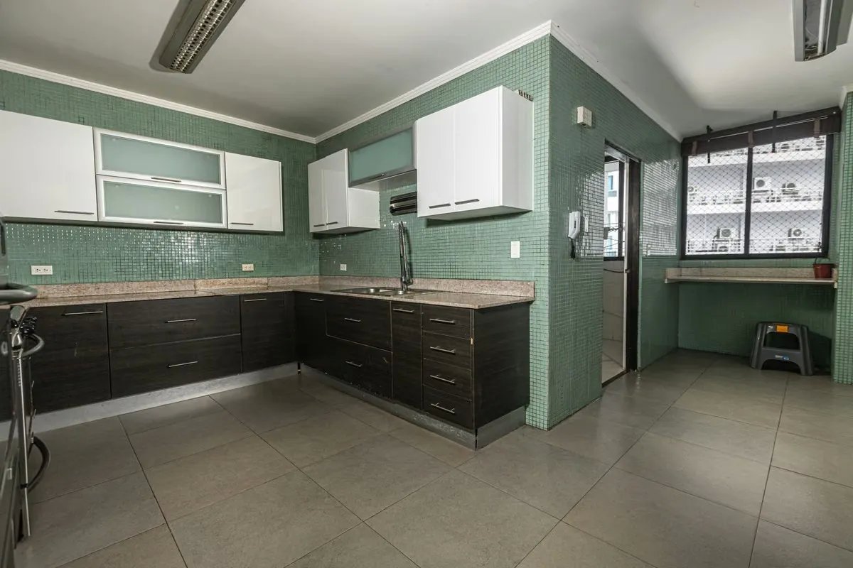 Bargain PH Los Delfines 280m² Remodeled and Ocean View