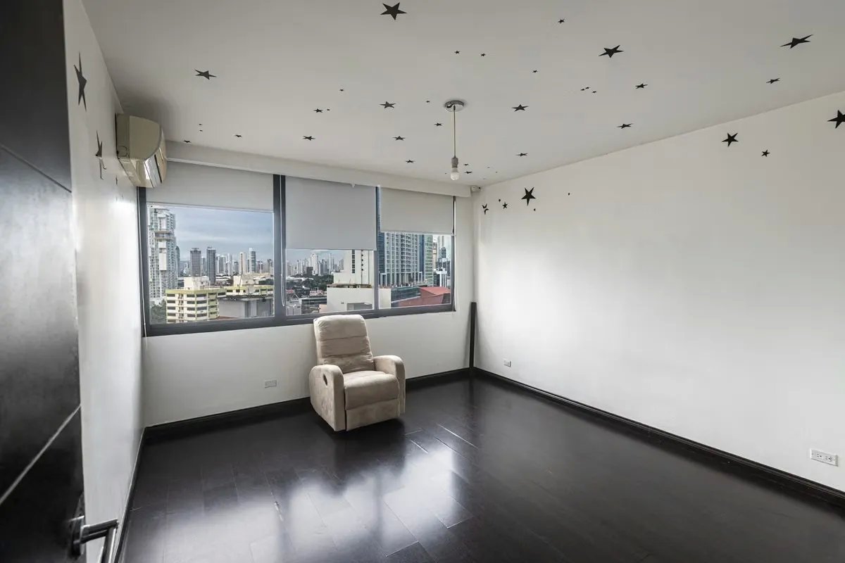 Bargain PH Los Delfines 280m² Remodeled and Ocean View