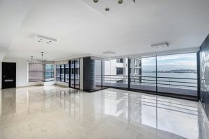 Bargain PH Los Delfines 280m² Remodeled and Ocean View