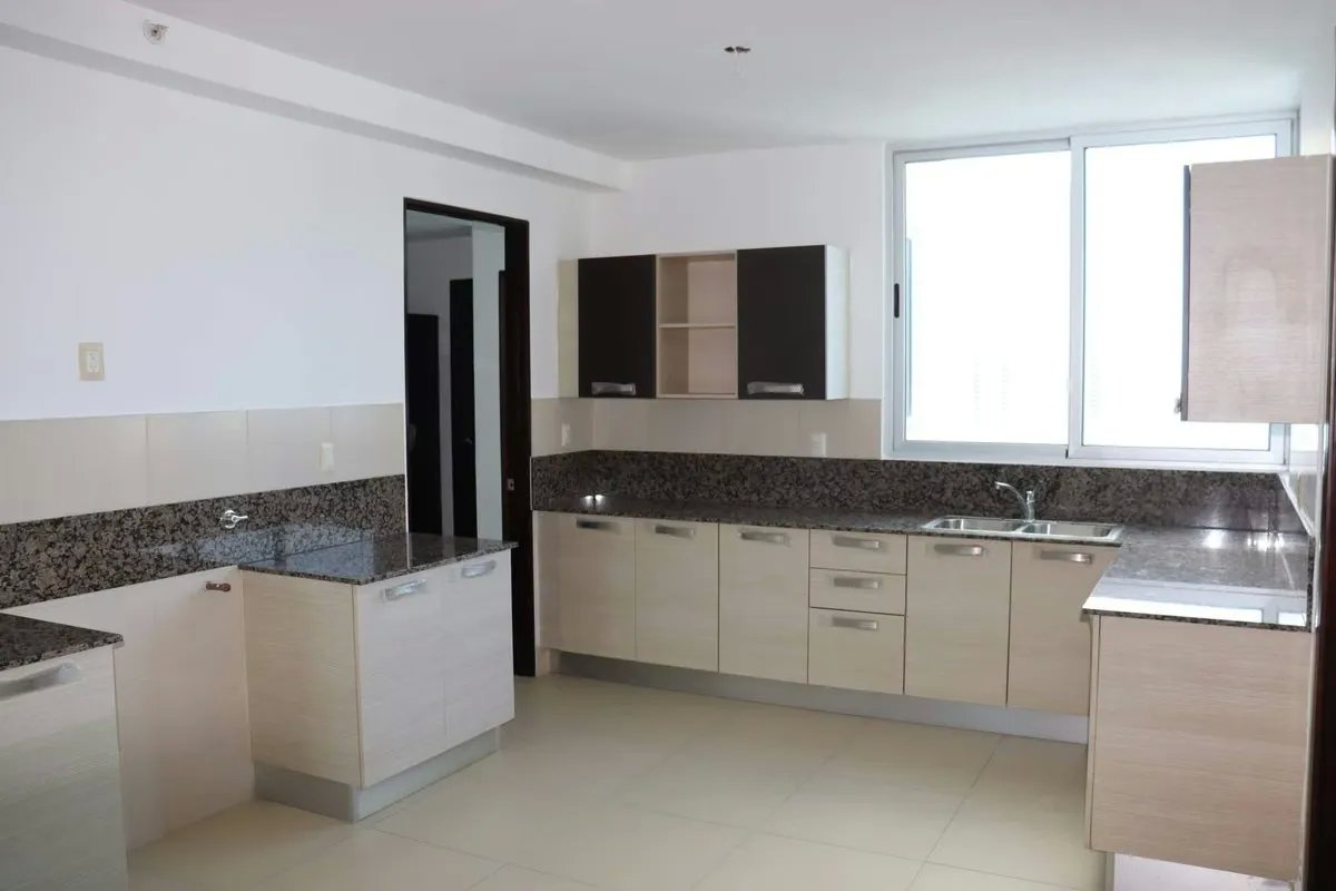 PH Breeze Costa del Este 242 m², 3 Bedrooms + Maid's Quarters, Never Lived In