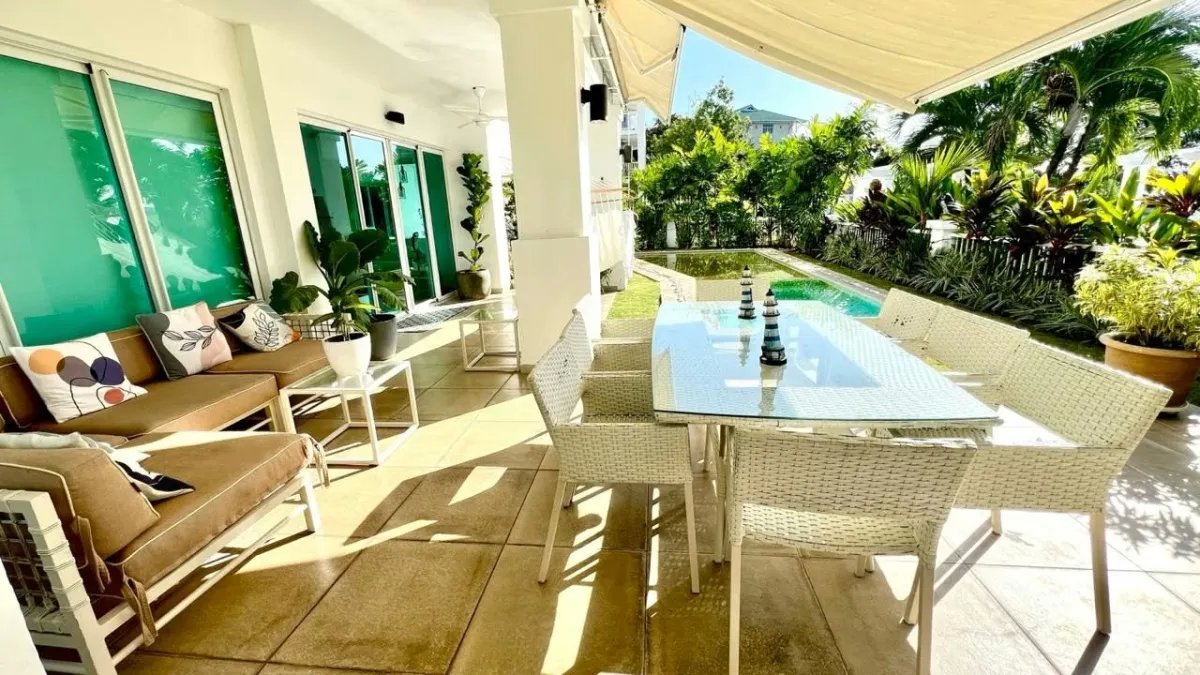 Exclusive Ground Floor Apartment in Bijao, Beachfront, with Pool and Private Garden