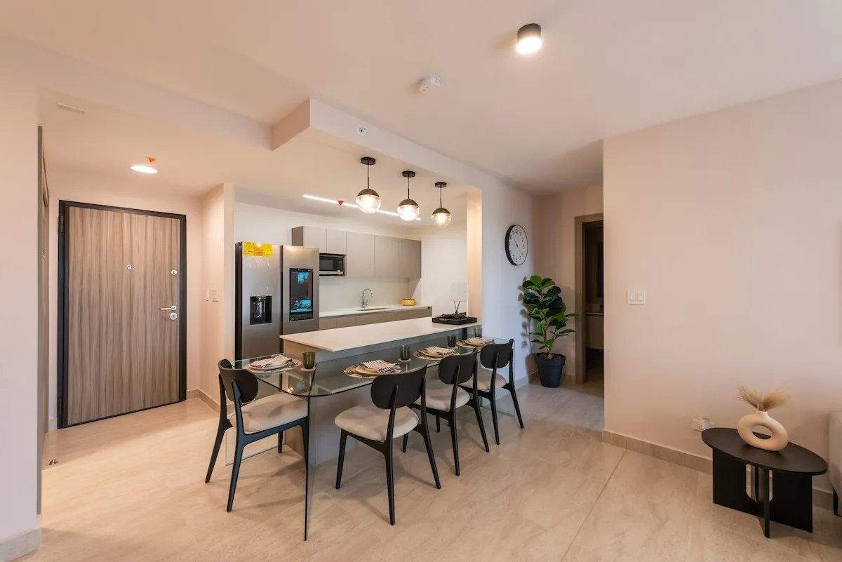 ¡Llave en Mano! Apartamento Amueblado con Den Flex en PH Parterre (Torre 2)