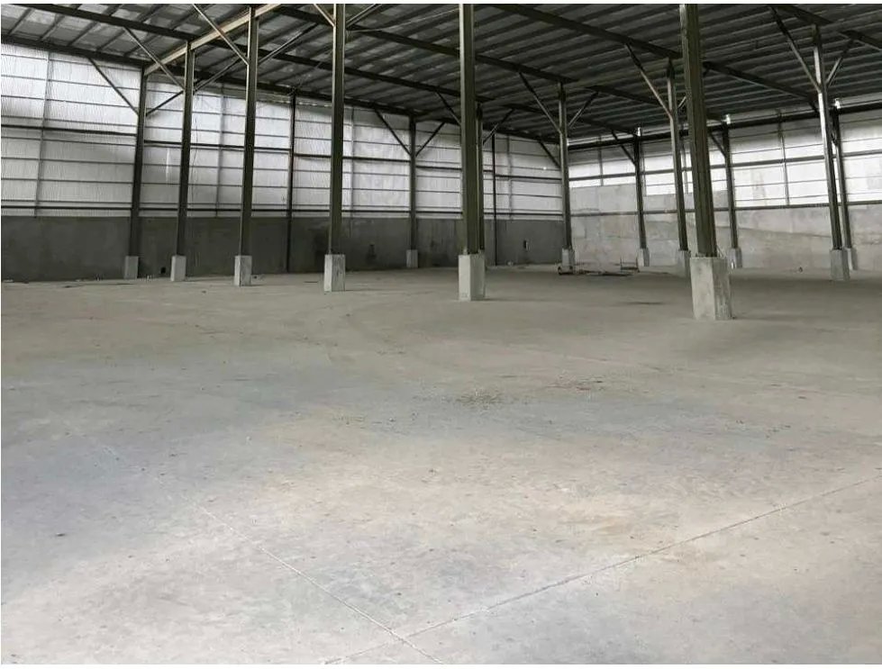 Warehouse Rental in Las Mañanitas de Tocumen. 1685 m2 Cod-J274