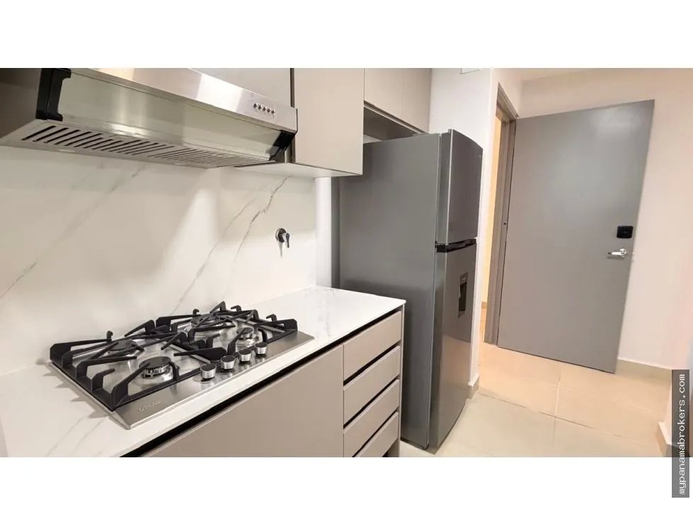Apartment for Rent on 12 de Octubre Avenue