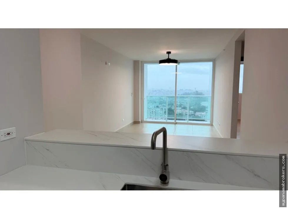 Apartment for Rent on 12 de Octubre Avenue