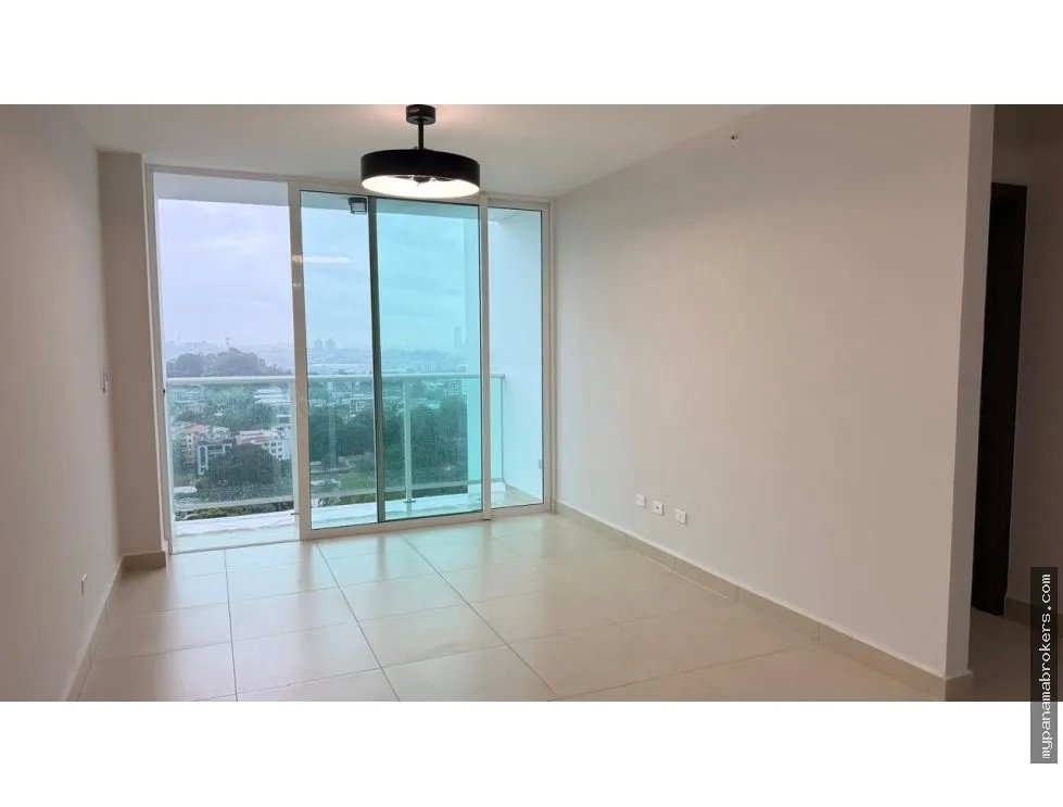 Apartment for Rent on 12 de Octubre Avenue