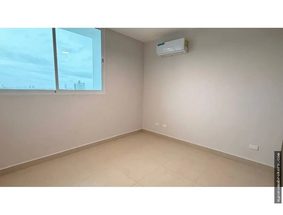 Apartment for Rent on 12 de Octubre Avenue