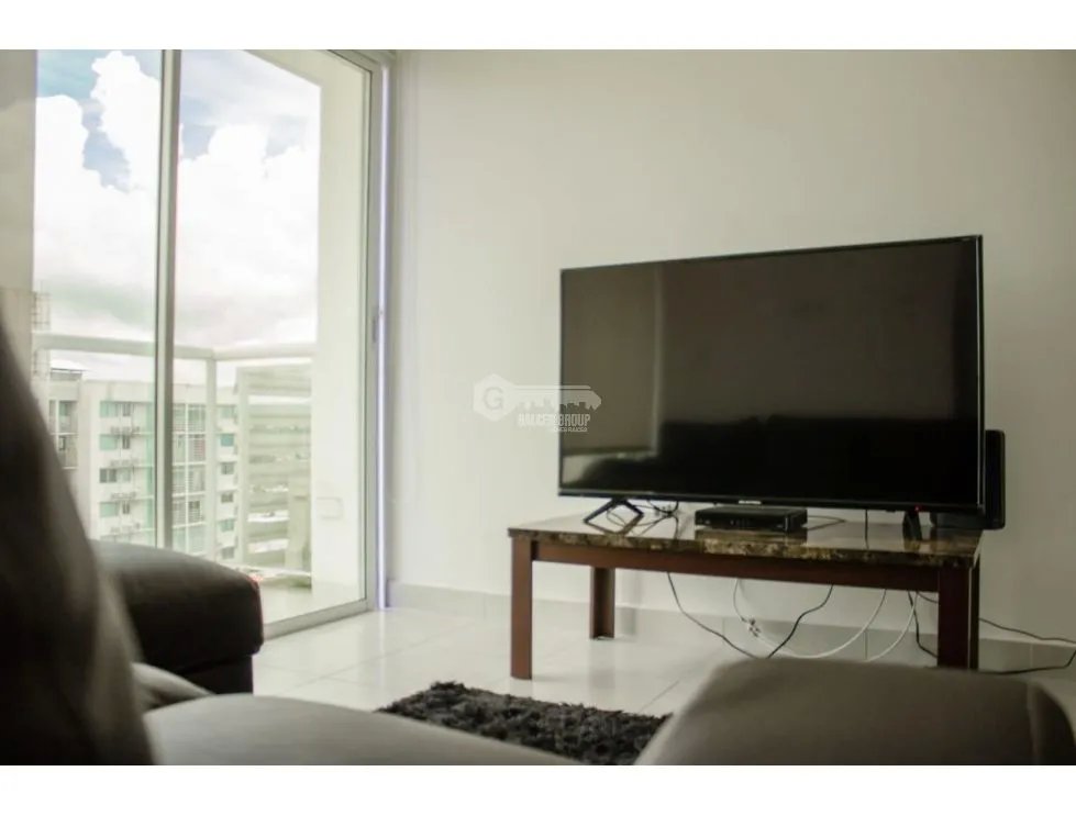Vía España / Metropolitan Park / 2 Bedrooms / Balcony / White Appliances