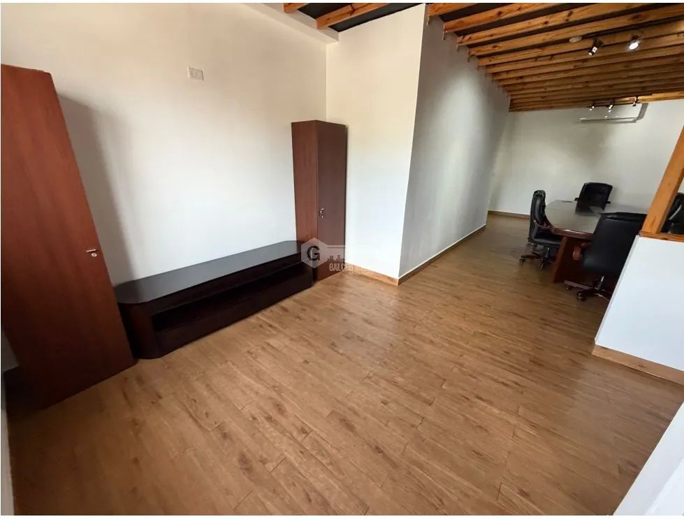 OFICINA / SAN FRANCISCO / 130M / 2 BAÑOS / 3 NIVELES / COCINETA