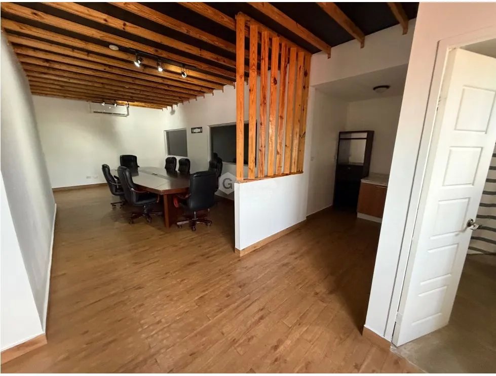 SE ALQUILA OFICINA SAN FRANCISCO 130M 2 BAÑOS 3 NIVELES CON COCINETA