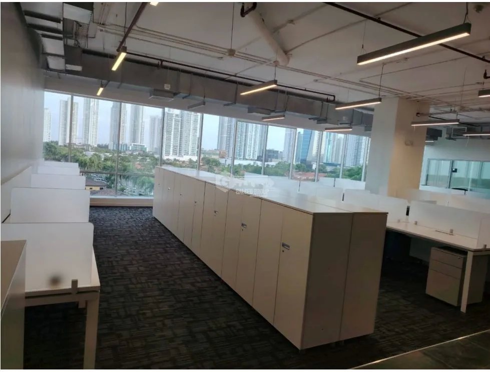 SE ALQUILA  OFICINA COSTA DEL ESTE PLAZA REAL 1207M CON DIVISIONES