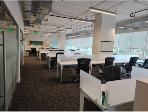 SE ALQUILA  OFICINA COSTA DEL ESTE PLAZA REAL 1207M CON DIVISIONES