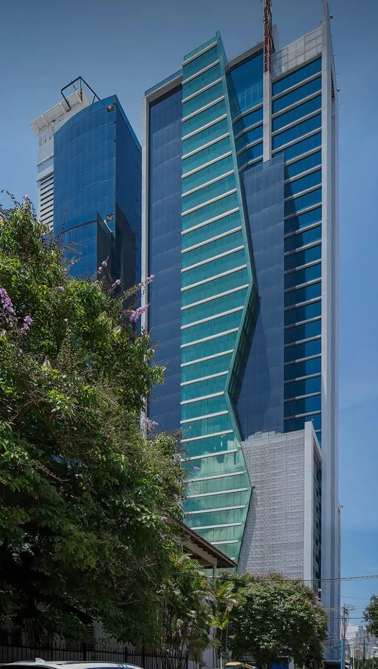 Alquiler de oficinas en Fortune Plaza, Obarrio. L/Y