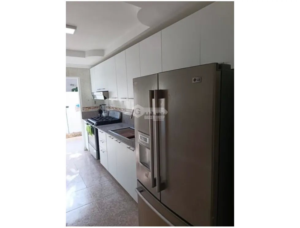 San Carlos / Urbanización El Palmar / 558M / 5 Bedrooms / 3 Stories