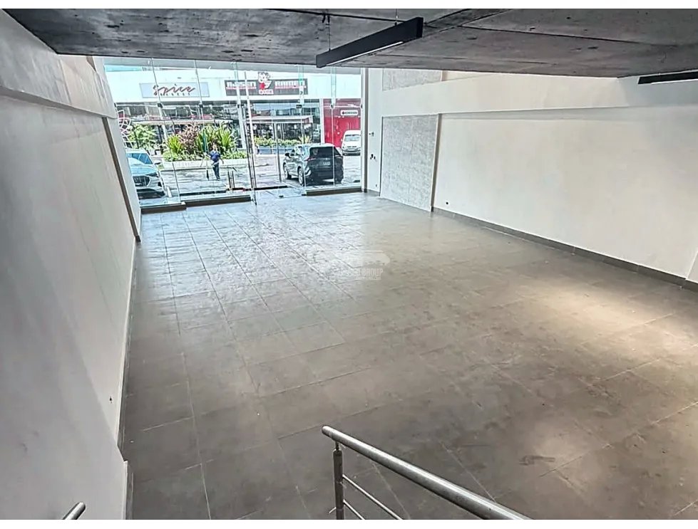 COMMERCIAL SPACE FOR RENT VIA BRASIL 217M 1 BATHROOM WITH MEZZANINE DIVISIONS