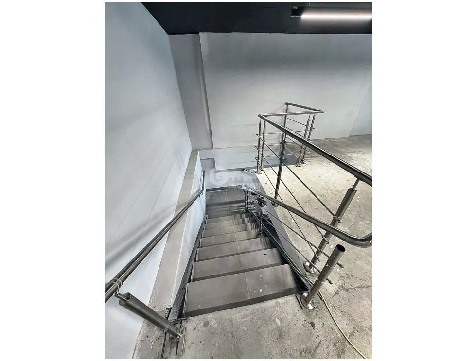 COMMERCIAL SPACE FOR RENT VIA BRASIL 217M 1 BATHROOM WITH MEZZANINE DIVISIONS