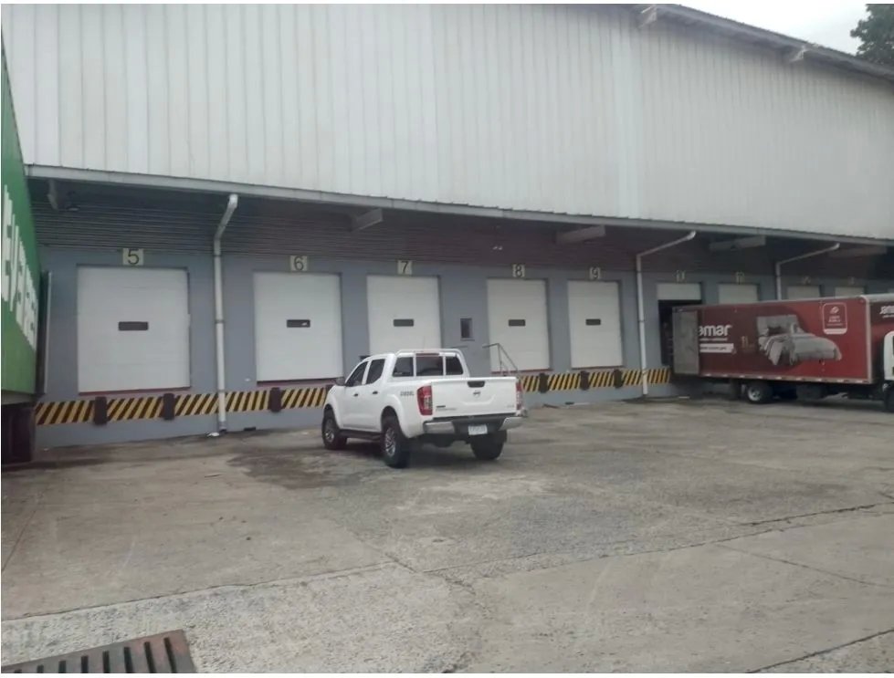 Sale of Logistics and Industrial Center in La Locería