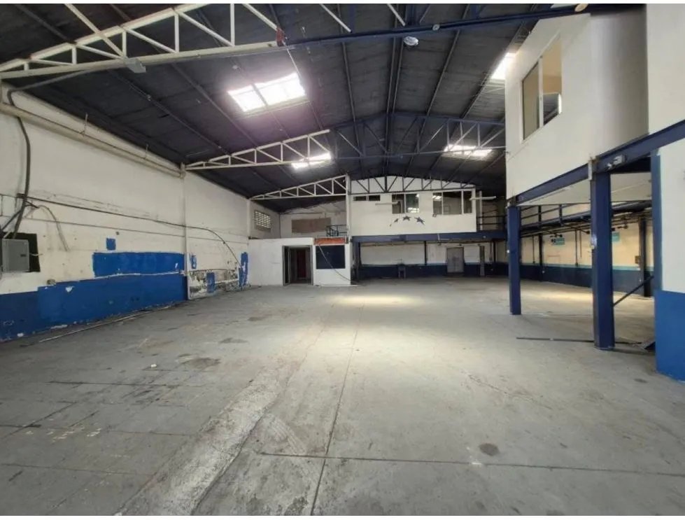 Alquiler de Galera en Vía España | 600 m2