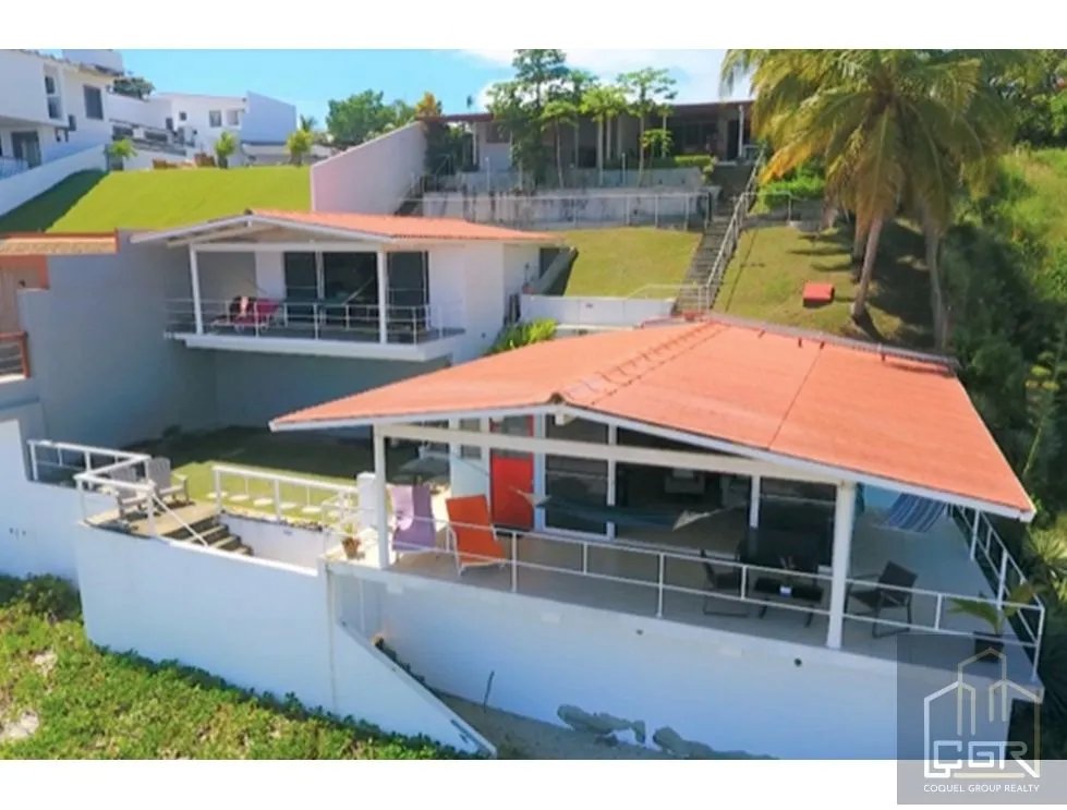 Venta de Casa Frente al mar en Playa Corona, San Carlos