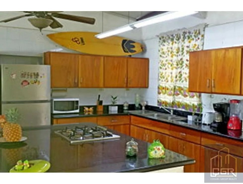 Venta de Casa Frente al mar en Playa Corona, San Carlos