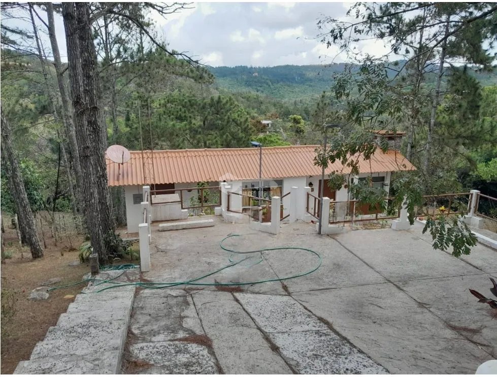 CASA EN ALTOS DE CERRO AZUL / 2 HAB. / 2 BAÑOS