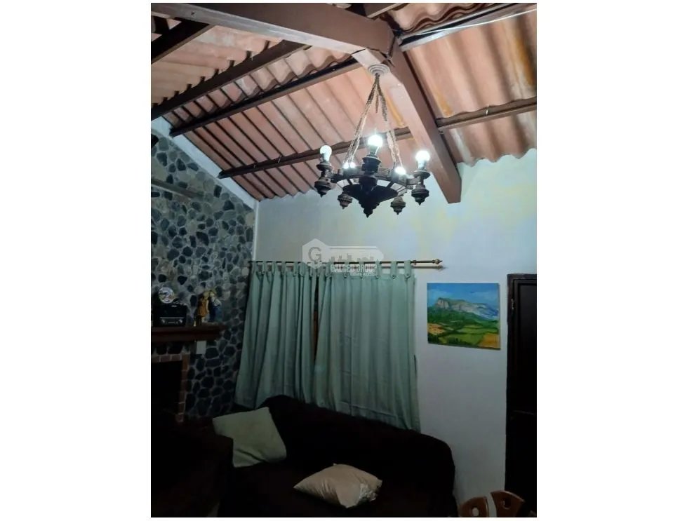 CASA EN ALTOS DE CERRO AZUL / 2 HAB. / 2 BAÑOS
