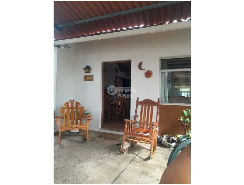 CASA EN ALTOS DE CERRO AZUL / 2 HAB. / 2 BAÑOS