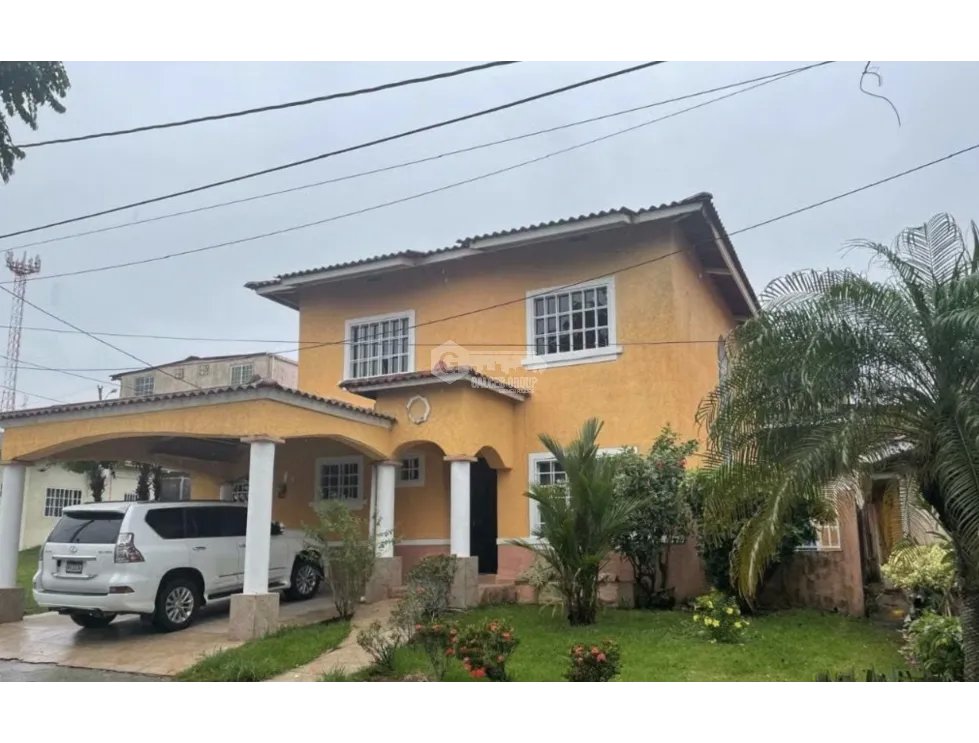 SE VENDE CASA 300 M2 EN CHORRERA ALTOS DE MARIA LETICIA DUPLEX