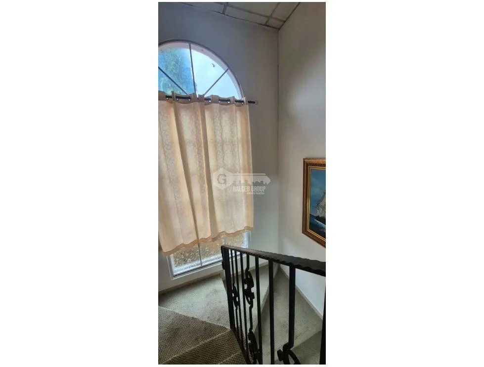 SE VENDE CASA 300 M2 EN CHORRERA ALTOS DE MARIA LETICIA DUPLEX