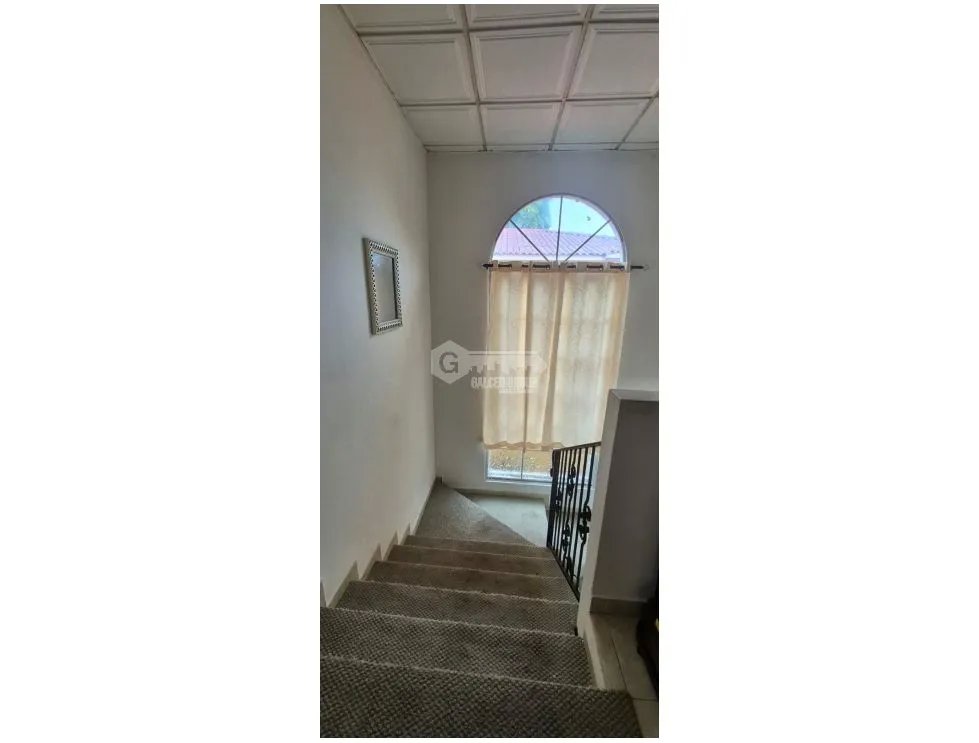 SE VENDE CASA 300 M2 EN CHORRERA ALTOS DE MARIA LETICIA DUPLEX