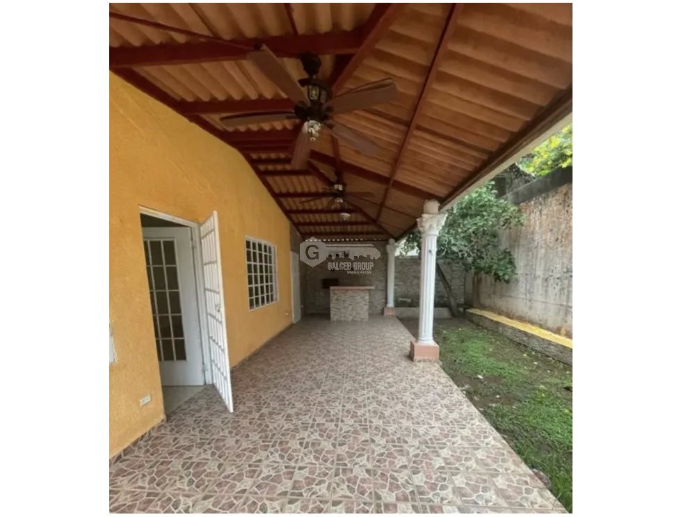 SE VENDE CASA 300 M2 EN CHORRERA ALTOS DE MARIA LETICIA DUPLEX