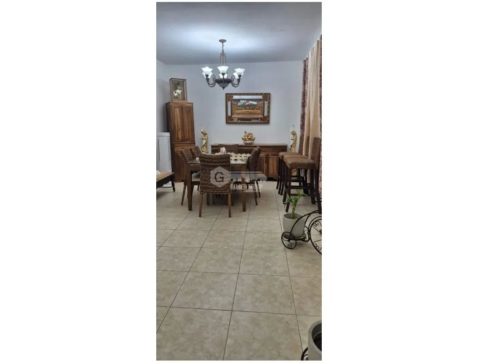 SE VENDE CASA 300 M2 EN CHORRERA ALTOS DE MARIA LETICIA DUPLEX