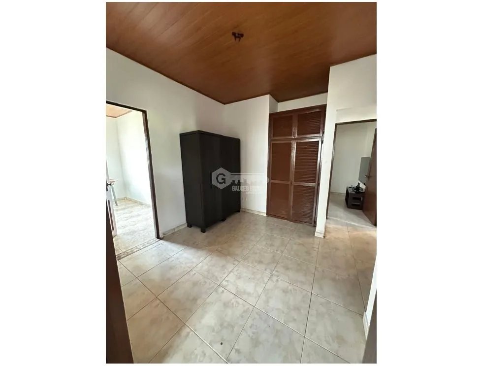 ARRAIJAN / LA HACIENDA / 4 HABITACIONES / 536 M2 / CERCADA / AMOBLADA