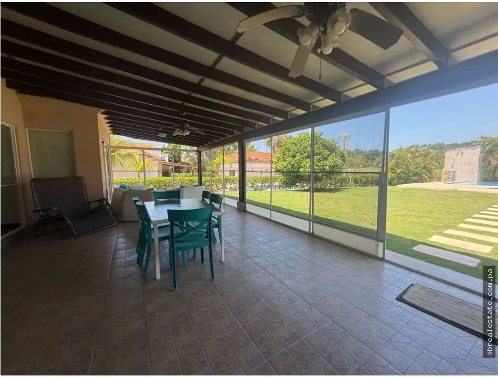 Venta de Villa en Mantarraya, Decameron