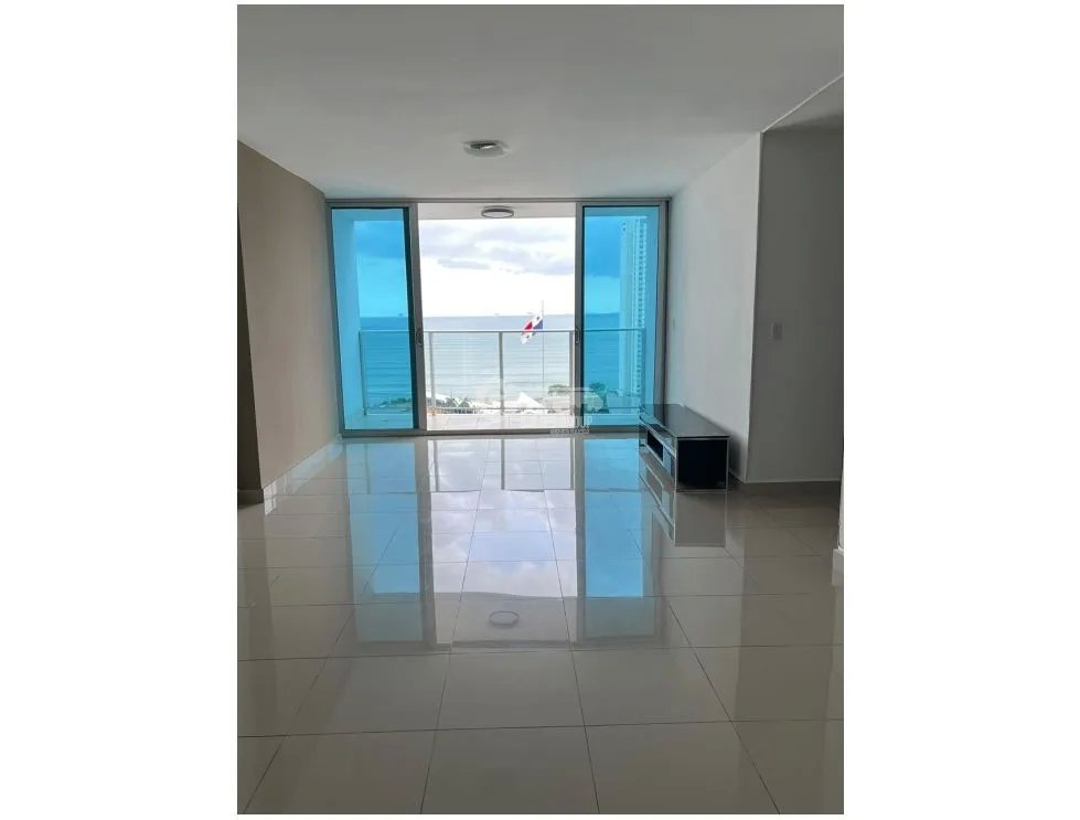 SAN FRANCISCO / SERENDIPITY AT THE BAY / 124M / 2 BEDROOMS / LIVING ROOM