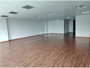 OFICINA / COSTA DEL ESTE / PLAZA REAL / 147M / PISO BAJO / DIVISIONES