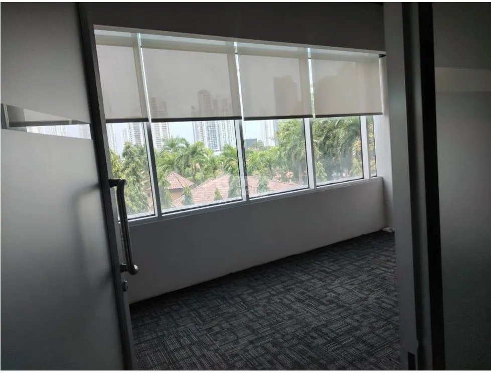 OFFICE / COSTA DEL ESTE / PLAZA REAL / 147M / GROUND FLOOR / PARTITIONED