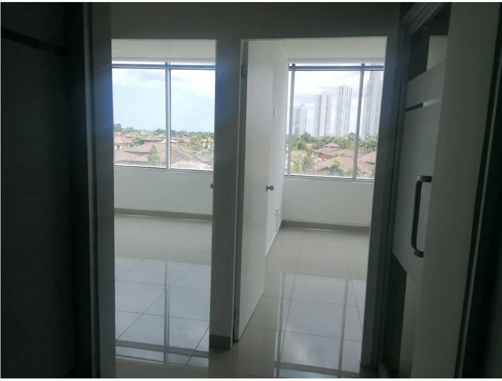 Office for Rent Costa del Este Plaza Real 125M Ground Floor with Divisions