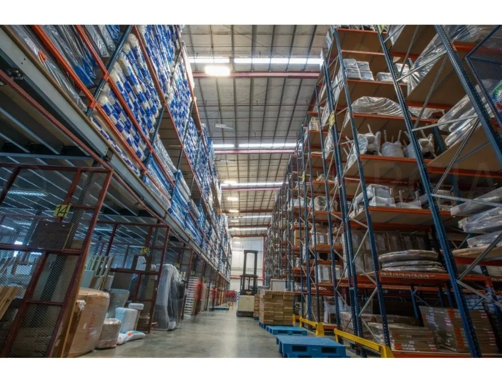 Warehouse Rental - Logistics and Industrial Center in La Locería