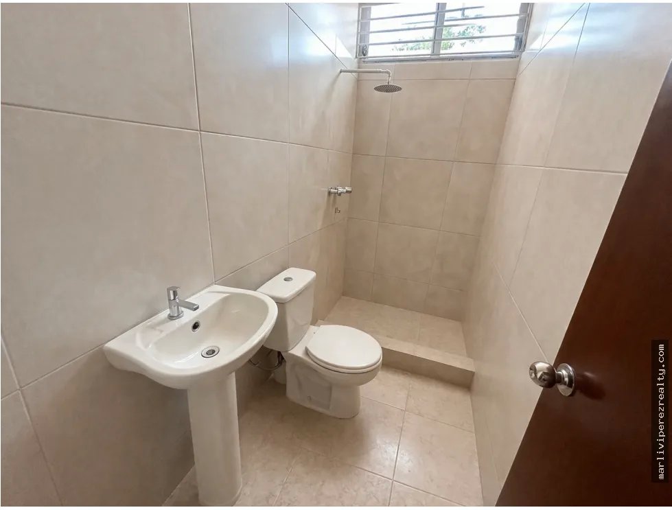 Alquiler de apartamento semi amoblado en La Cresta